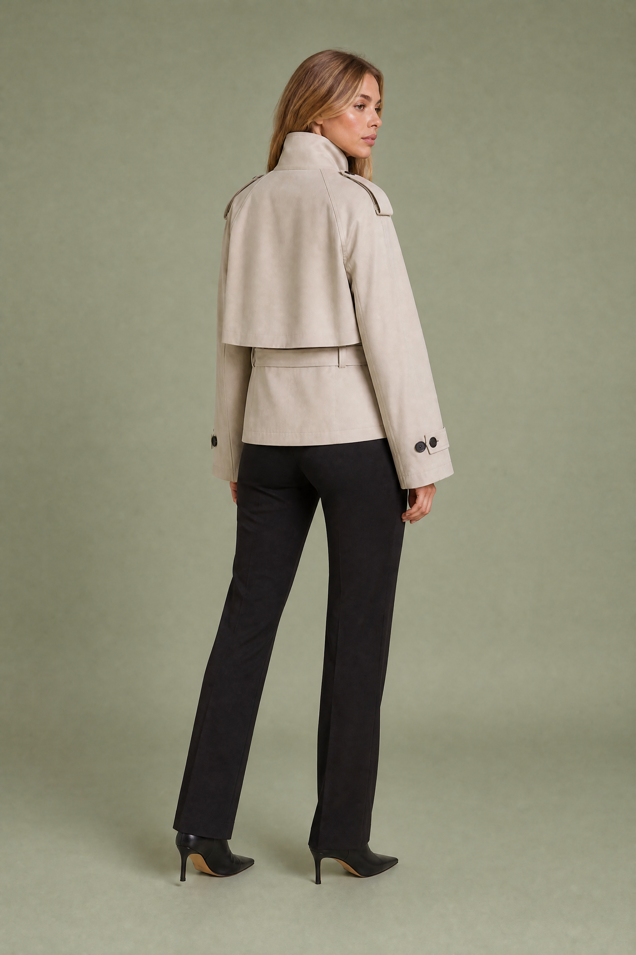 Trench Écru court ceinturé | Vue de dos | Lounelle Paris