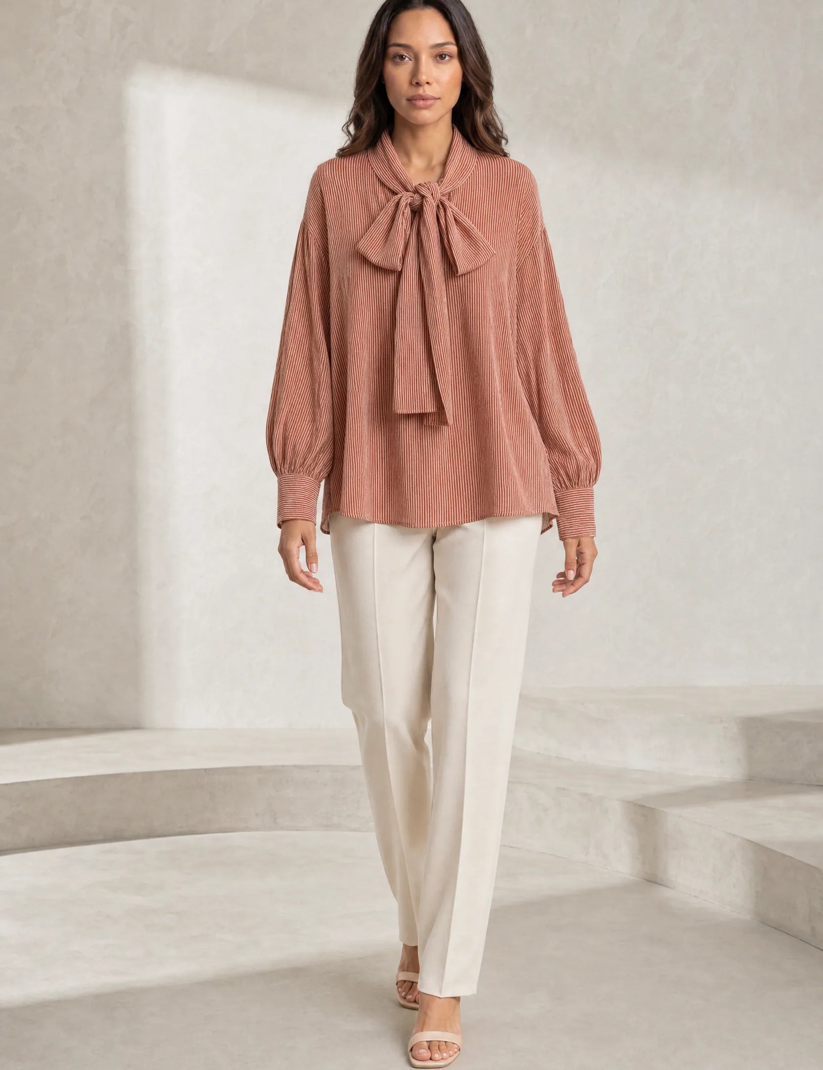 Blouse rouge orangée à rayures lavallière | Lounelle Paris