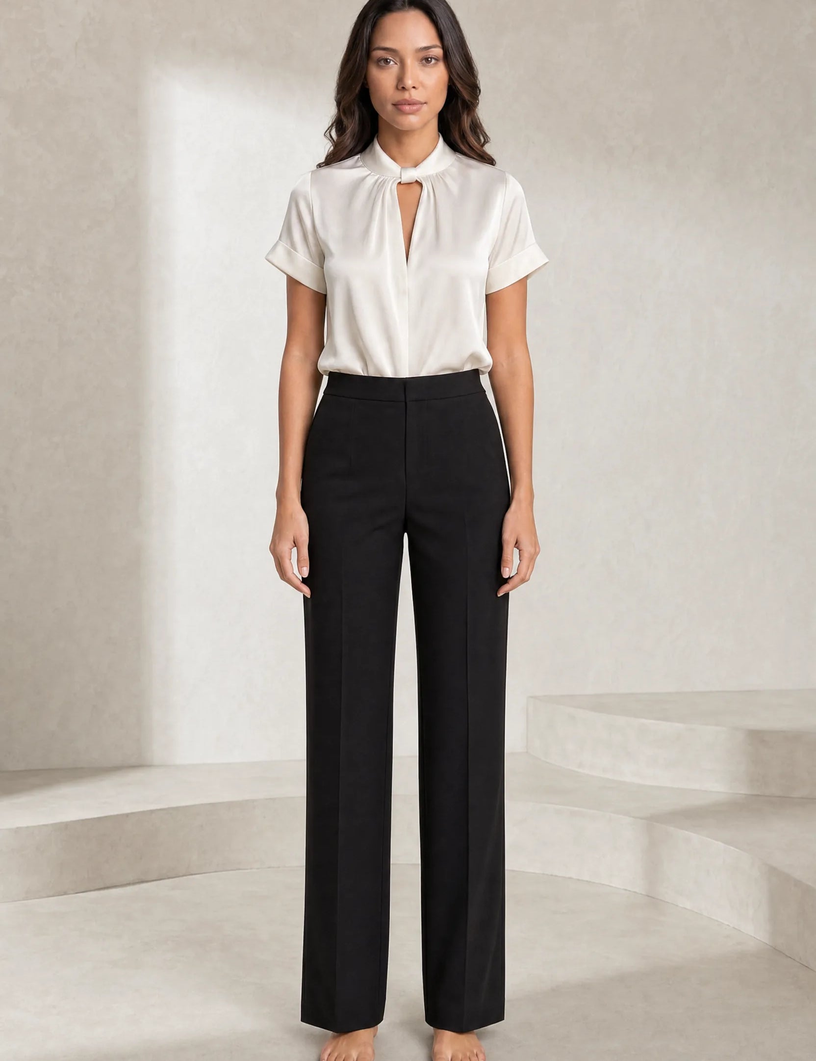 Blouse satinée col montant manches courtes | Lounelle Paris