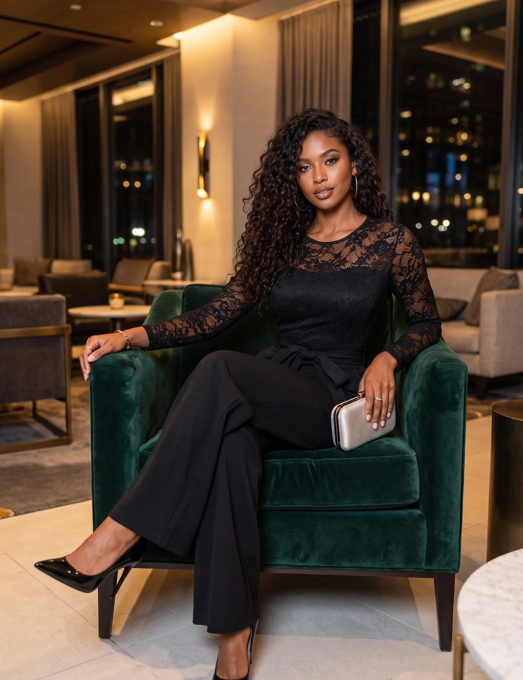 Combinaison en dentelle à jambes larges | Photo lifestyle | Lounelle Paris