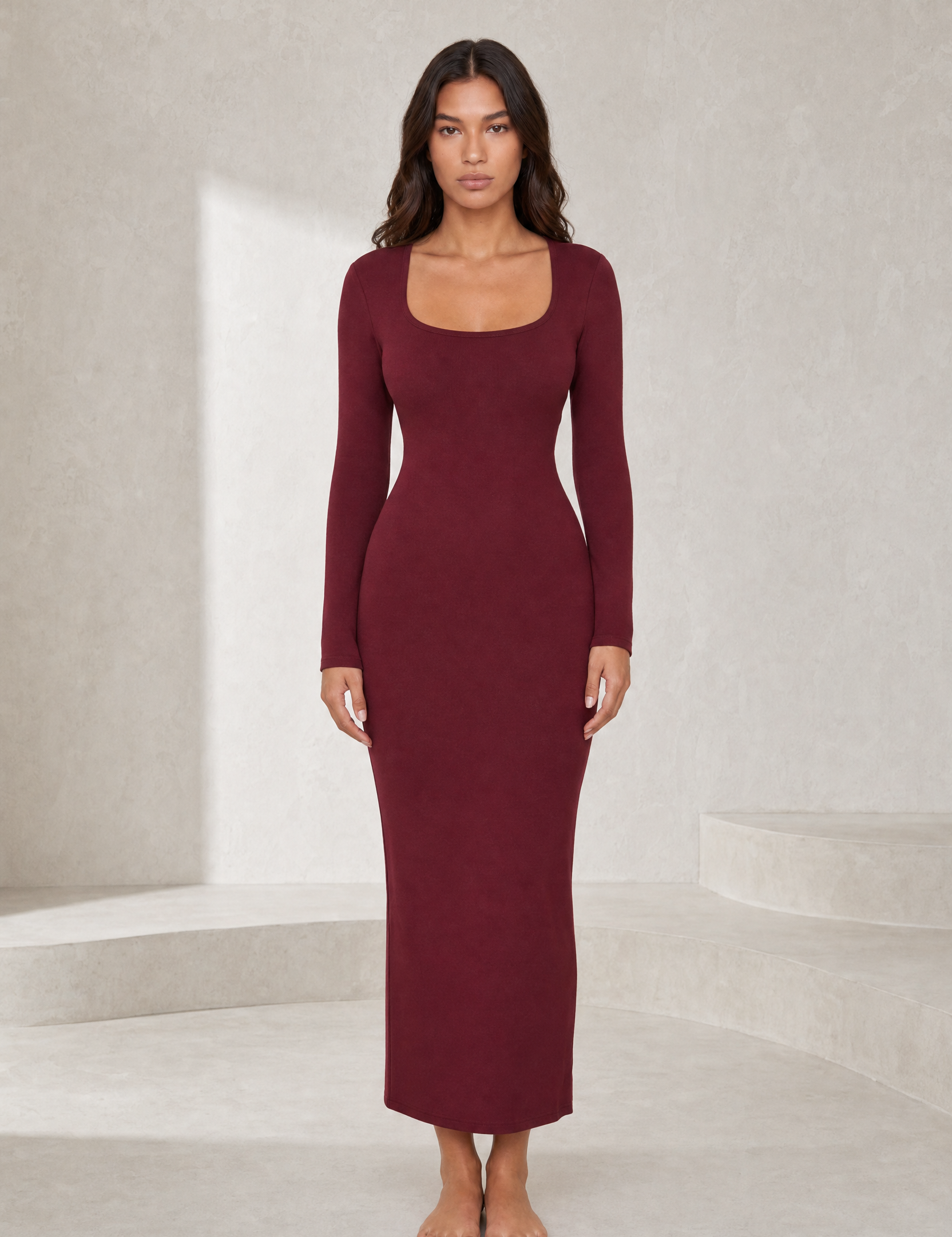 Robe longue bordeaux moulante col carré | Lounelle Paris
