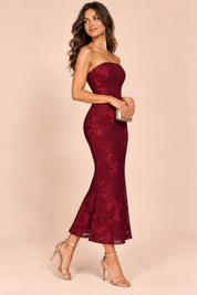 Robe midi bordeaux en dentelle à encolure bandeau avec détail col | Vue de dos | Lounelle Paris