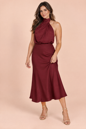 Robe midi trapèze bordeaux à col foulard | Porté sur une autre silhouette | Lounelle Paris