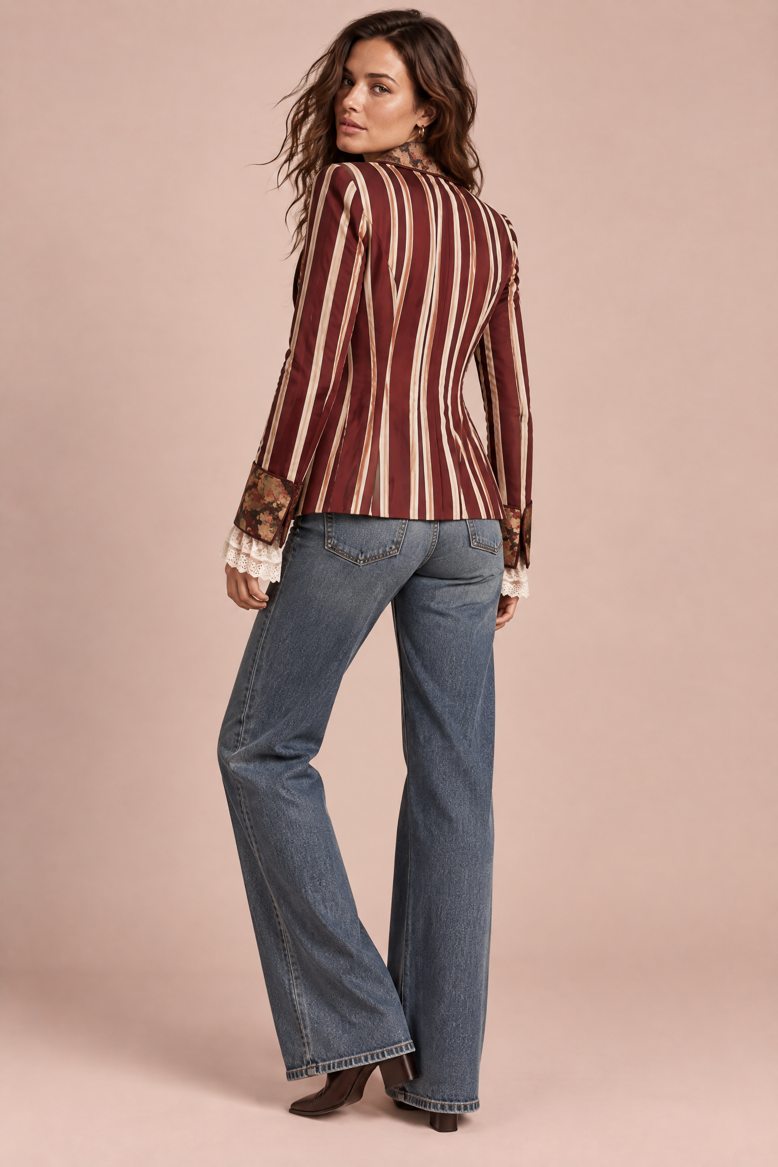 Blazer ajusté rouge à fleurs et rayures | Vue de dos | Lounelle Paris