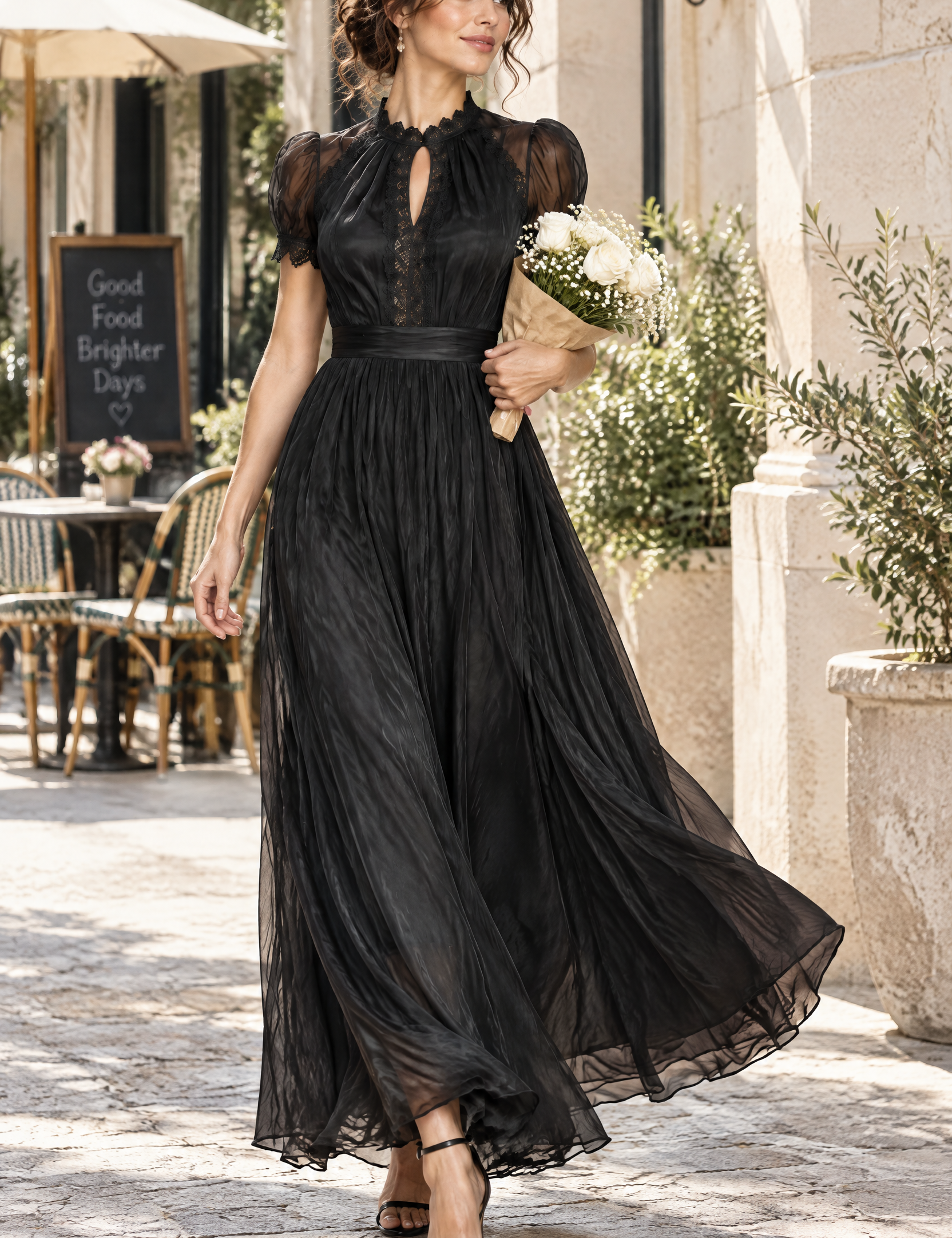 Robe longue plissée noire | Photo lifestyle | Lounelle Paris