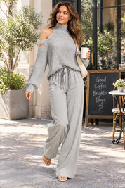 Ensemble pantalon deux pièces oversize gris à découpe | Photo lifestyle | Lounelle Paris