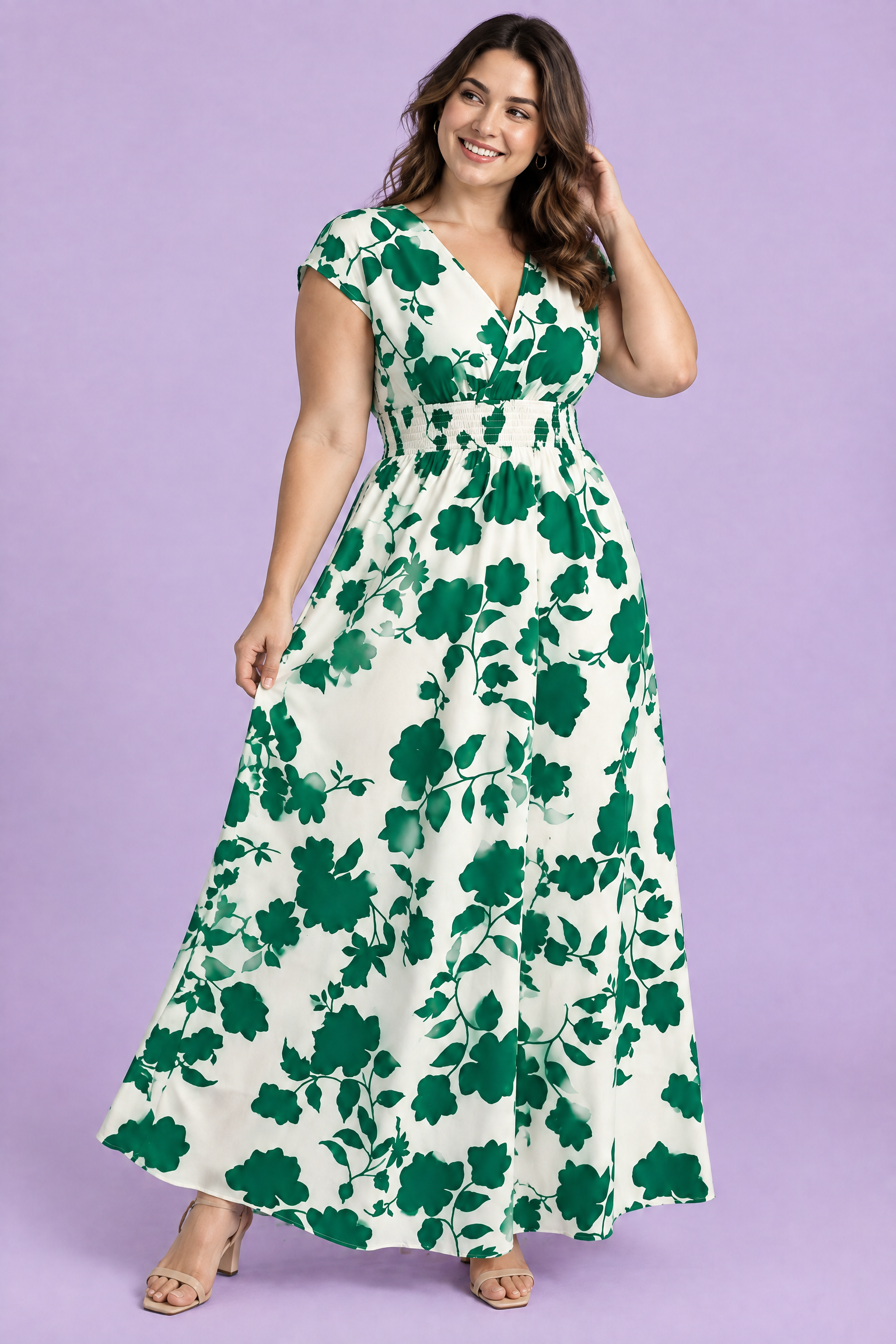 Robe longue verte à fleurs et taille smockée | Porté sur une silhouette plus ronde | Lounelle Paris