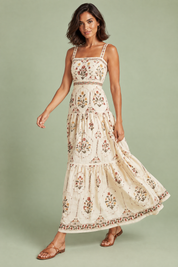 Robe longue écrue fleurie à volants | Vue en mouvement | Lounelle Paris