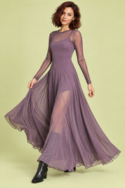 Robe longue violette à empiècements en mesh | Vue en mouvement | Lounelle Paris