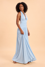 Robe longue bleu ciel à décolleté plongeant et détails froncés | Vue de dos | Lounelle Paris