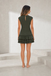 Robe vert foncé col montant à volants | Lounelle Paris