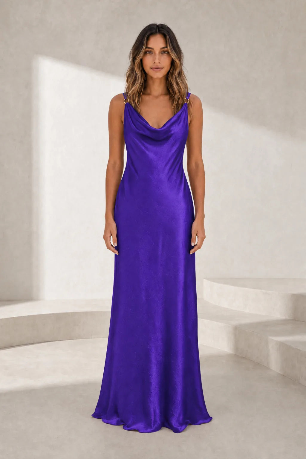Robe violette satinée dos nu | Lounelle Paris